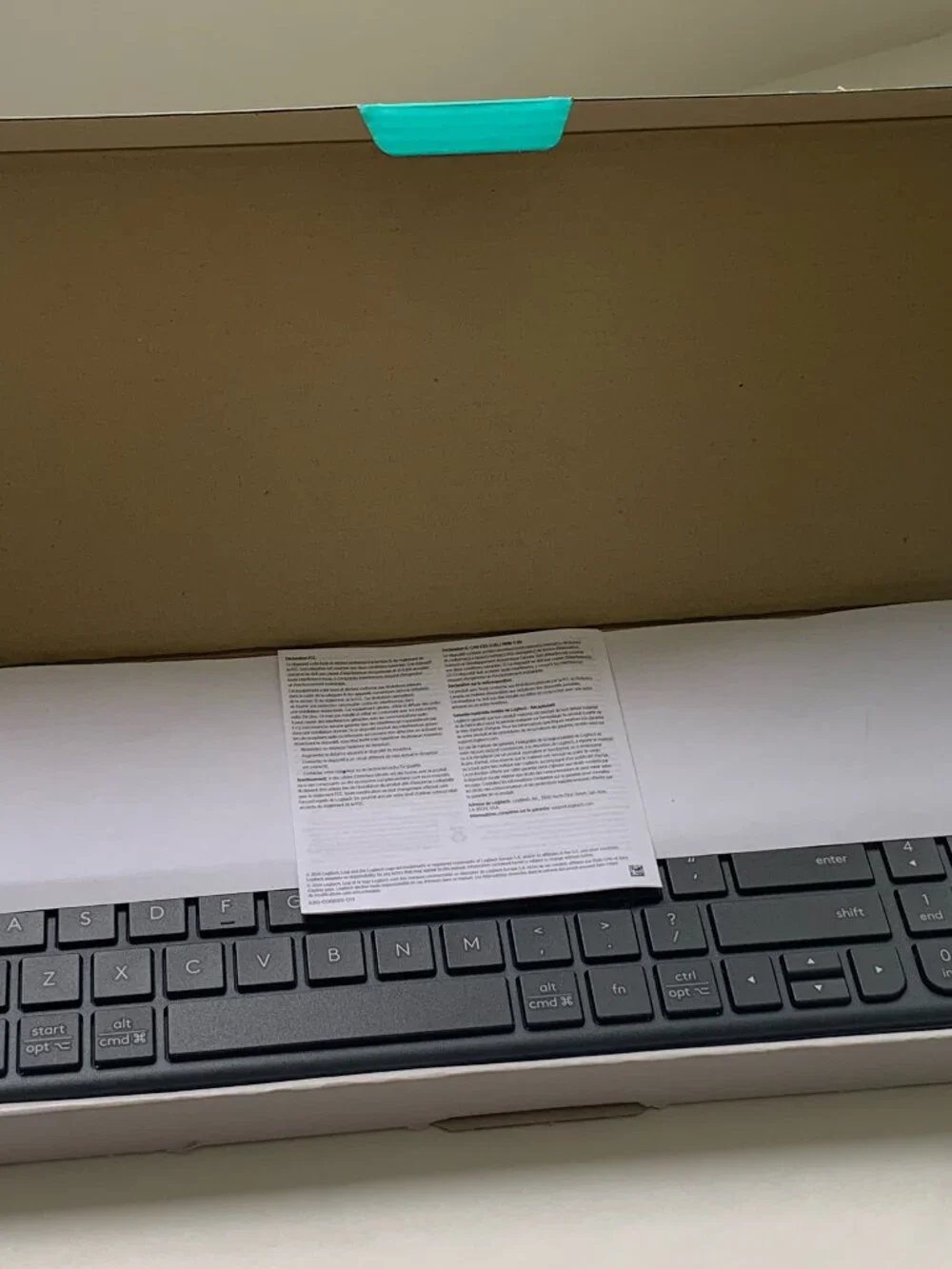 Logitech K585 Slim Wireless USB Unifying Receiver & Bluetooth Keyboard Graphite